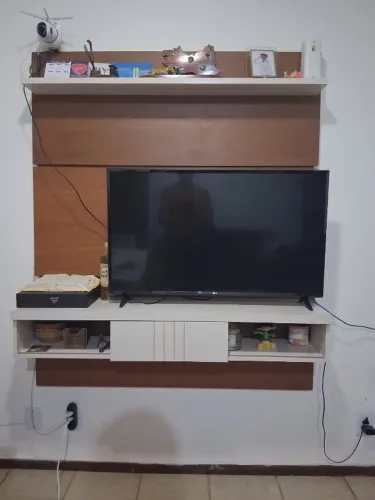 Rack/ Painel de madeira (Divido no cartão com taxa na maquininha, não entrego)