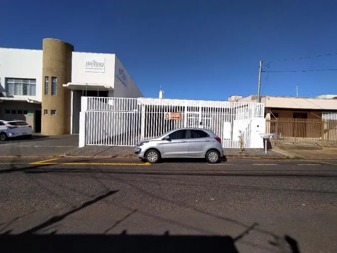 Casa comercial para locação bairro Aparecida