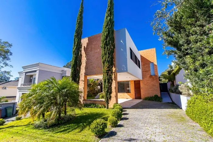 CASA COM 4 QUARTOS PARA LOCAÇÃO NO ALPHAVILLE GRACIOSA EM PINHAIS