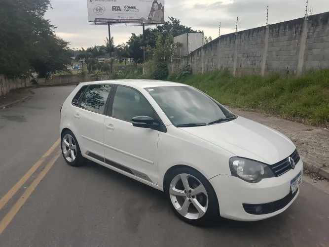 Volkswagen Polo Sportline 1.6 MI Total Flex 8V 5P 2014
