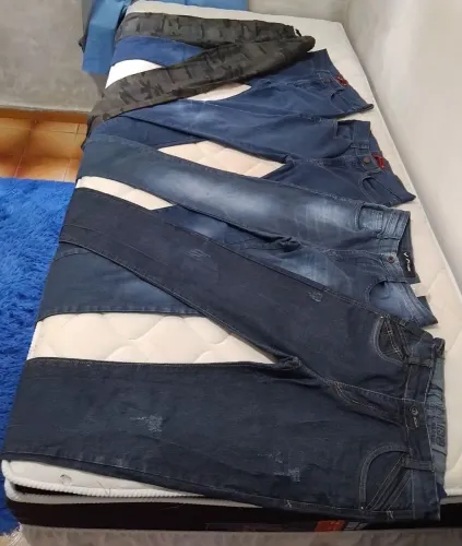 Vendo combo com 5 calças seminovas tamanho 14anos