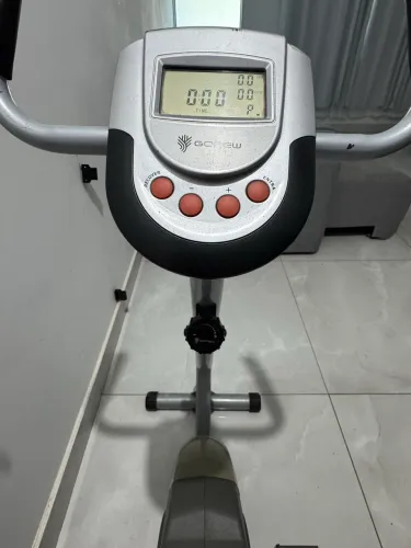 Bicicleta Ergométrica (Monitoramento Cardíaco)