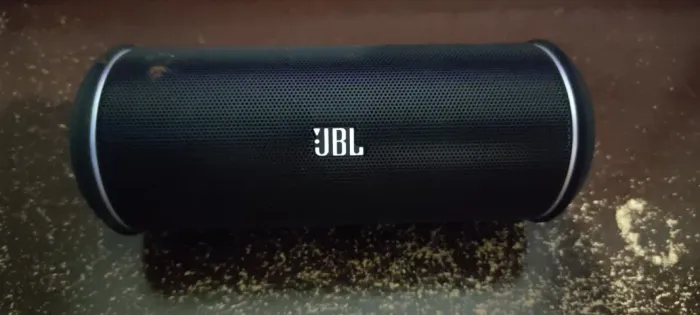 Lote Caixas de Som: JBL Flip 2 (Não Liga) + Multilaser SP139 Dock Station (Reiniciando)