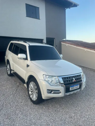 Mitsubishi Pajero HPE Full 3.2 4X4 T.i.dies. 5P AUT 2018