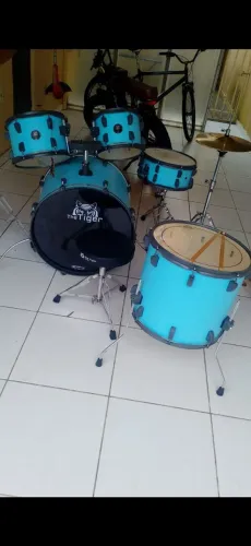 Vende bateria musical the tinger semi Nova