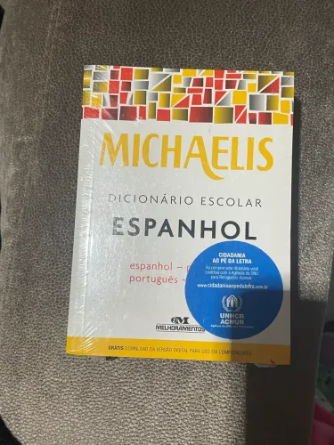 Dicionário Escolar - ESPANHOL - LACRADO - Michaelis