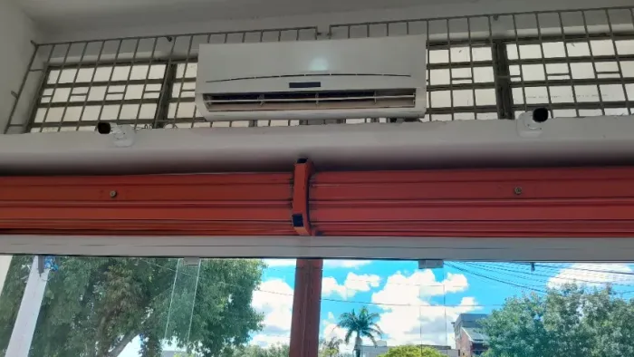 AR CONDICIONADO 30.000 BTUS / QUENTE E FRIO