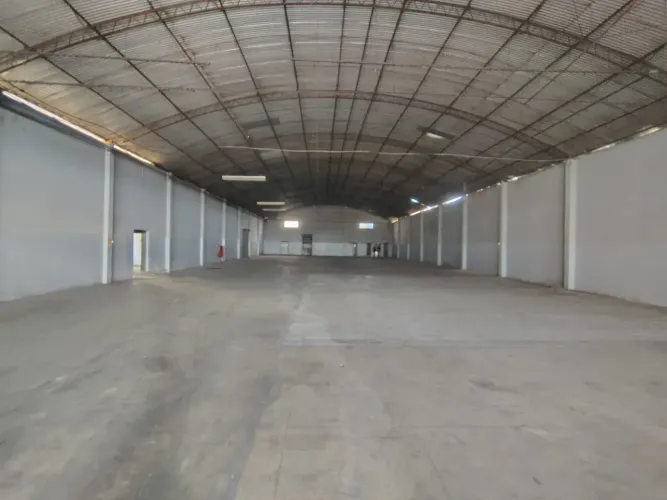 Galpão 1.200m²/ Distrito 1/ acesso de carretas.