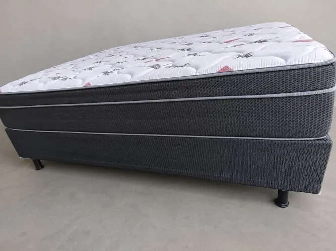 Cama tamanho Queen ótimo estado