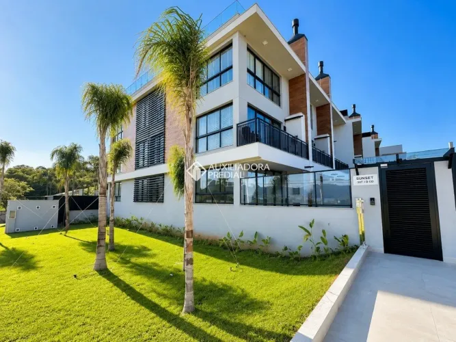 Duplex Novo com Planta Exclusiva, Sacada com Churrasqueira e Vista para a Lagoa da Conceiç