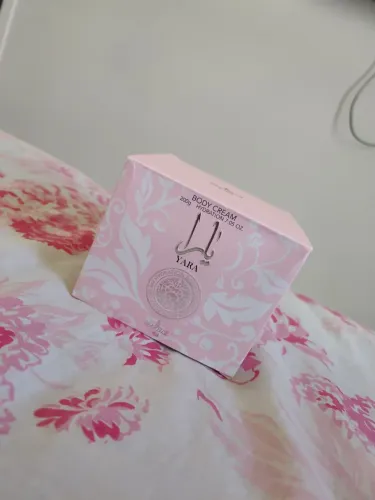 Yara Rose - Árabe - Creme de hidratação e potencializador de perfume - Isabelle Lá Belle
