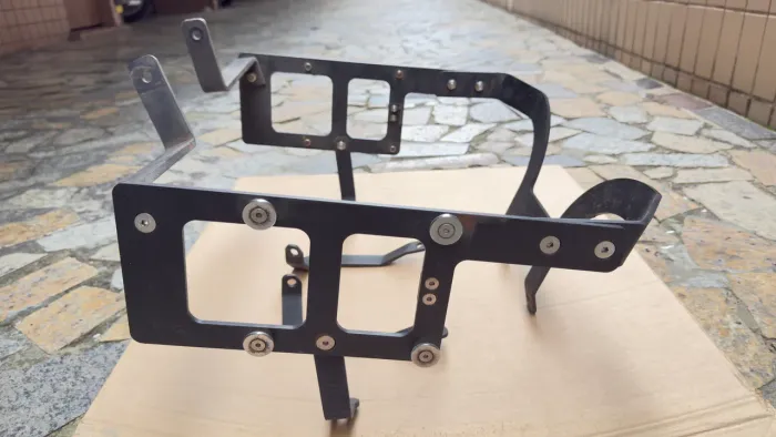 Suporte para bau lateral e base traseira RONCAR BMW F800