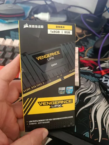 Memória RAM DDR4 8GB 3200mhz Corsair Vengeance