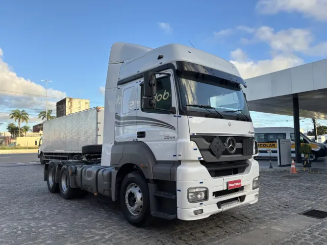 Mercedes-Benz Axor 2544 / 6x2 Ano 2021/2021- Caminhão Usado Seminovo.