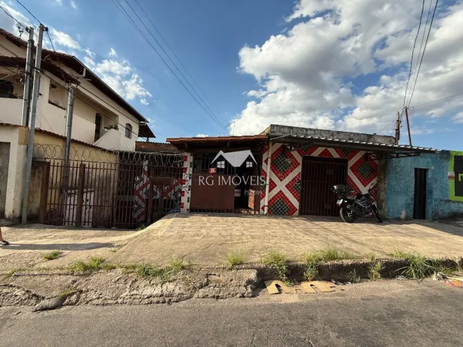 Casa a venda no Bairro Marilândia, imóvel ideal para renda recorrente