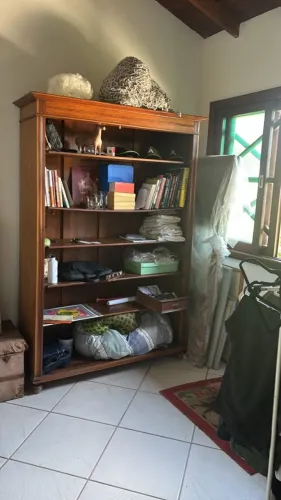 ARMÁRIO DE ESCRITÓRIO muito antigo 