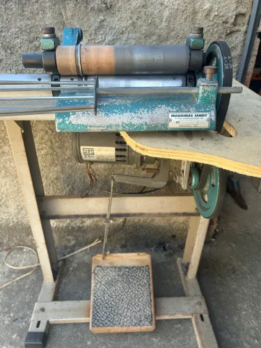 Vendo Máquina de Cortar Viés Jandt R$ 590,00