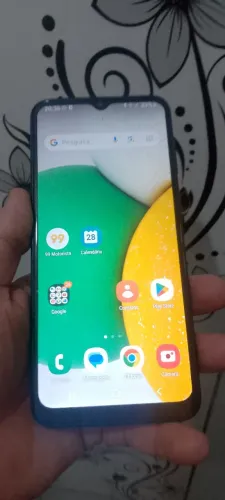 Celular Galaxy A3 core.
