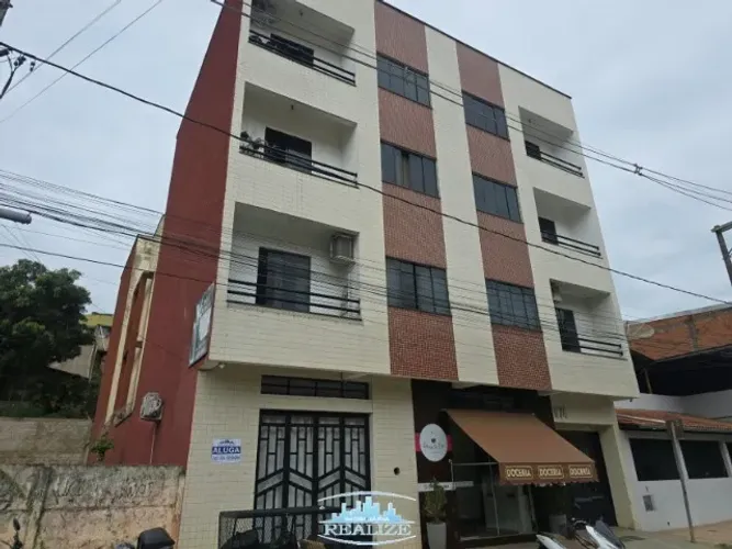 Código 4811 - Aluga apartamento duplex, prédio sem elevador, terceiro andar, 03 quartos se