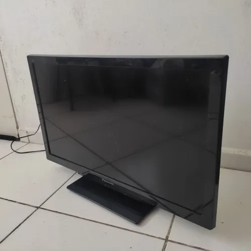 Televisão com DEFEITO Panasonic TC-L32C5B - Liga Luz mas não dá imagem