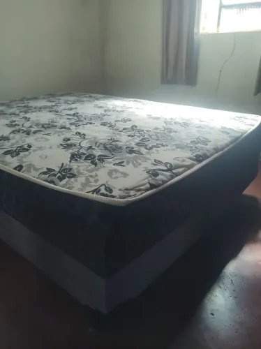 Vendo cama box conjugada casal