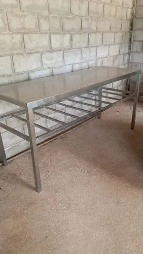 mesa em inox ideal para seu negócio