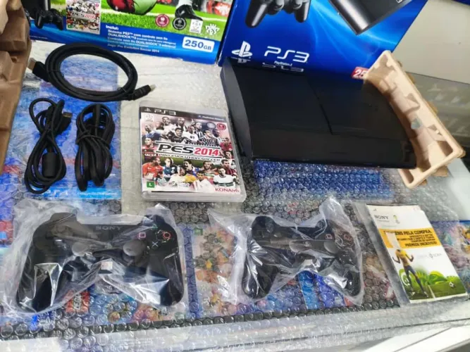 PS3 SUPER SLIM EDIÇÃO LIMITADA NA CAIXA