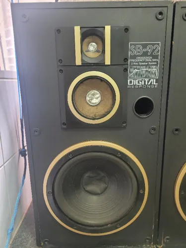 Caixas de Som com Subwofer de 10"