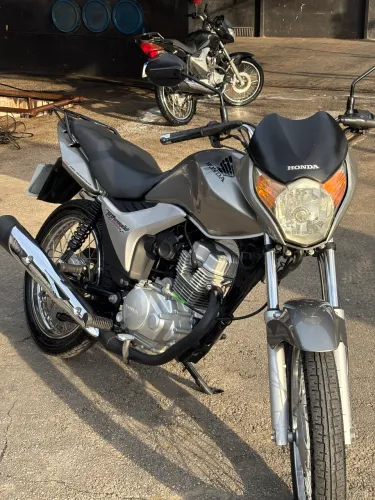Titan 150 es execelente para pessoas exigentes 