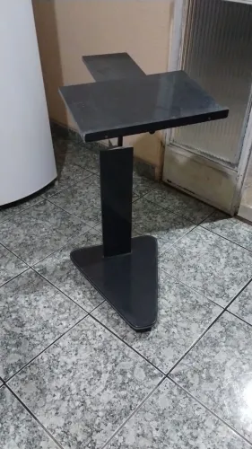 Mesa ajustável de altura 