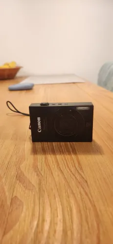 Canon PowerShot ELPH 520 HS