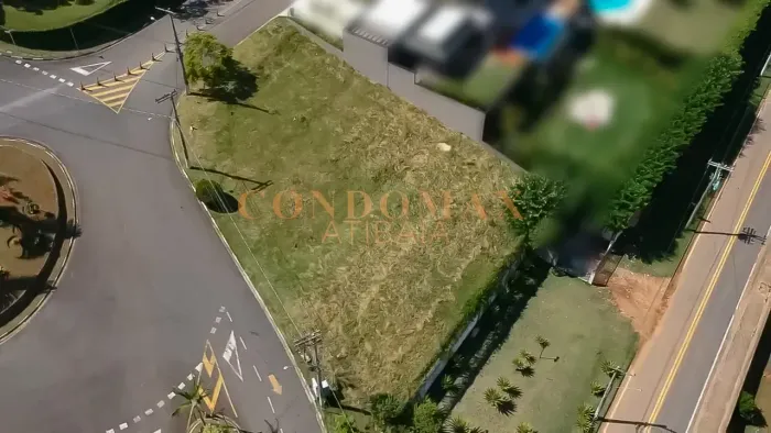Terreno em Atibaia com 865m² em Condomínio Fechado, prox. a Rod. D. Pedro