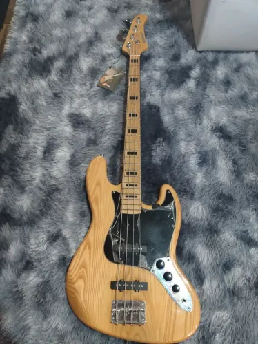 Baixo strinberg 4 cordas jazz Bass