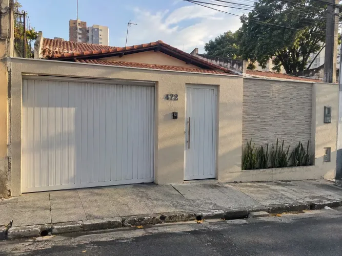 Casa pronta com 2 quartos na Lagoa Redonda