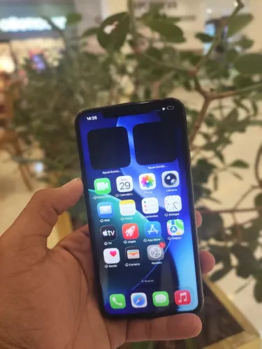 Desapego iPhone 11 pro Max 256gb