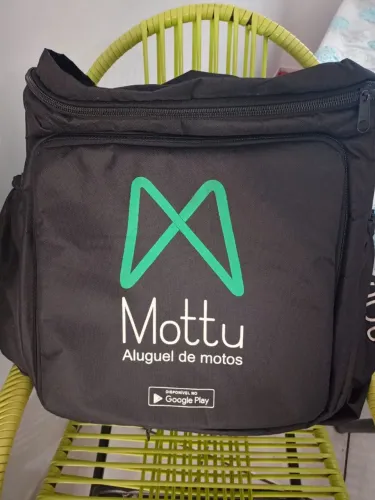 Bag semi novo, usada poucas vezes
