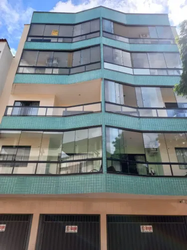Amplo Apartamento 210m² Centro Alfredo Chaves: 3 Quartos(1 Suíte), Closet e Área Gourmet