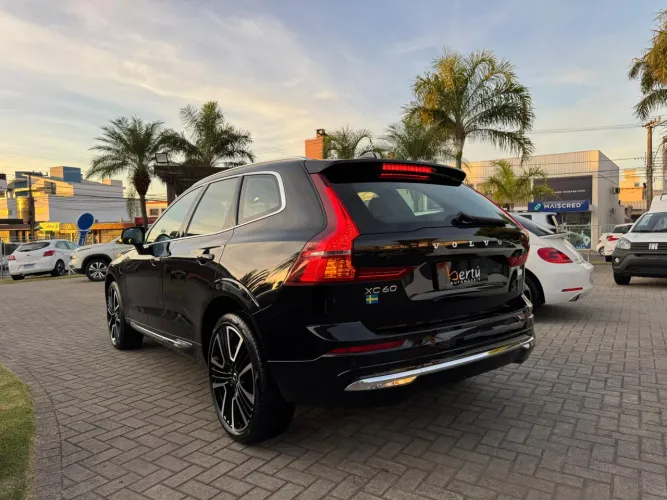 Volvo XC-60 T-8 Plus 2.0 AWD (híbrido) 2023