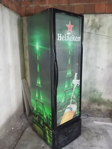 Vende-se expositor cervejeira elim de 300 litros