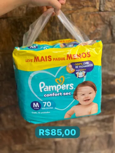Fralda Pampers M 70 unidades