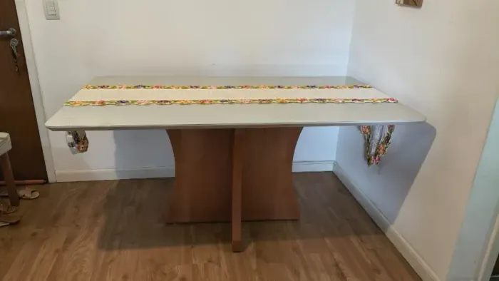 Mesa de jantar retangular - 6 lugares