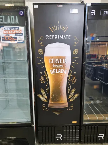 cervejeira porta cega 570L preta adesivada