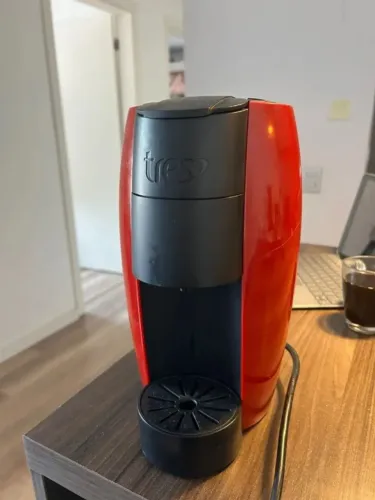 Cafeteira TRES 3 Corações LOV Vermelha Automática