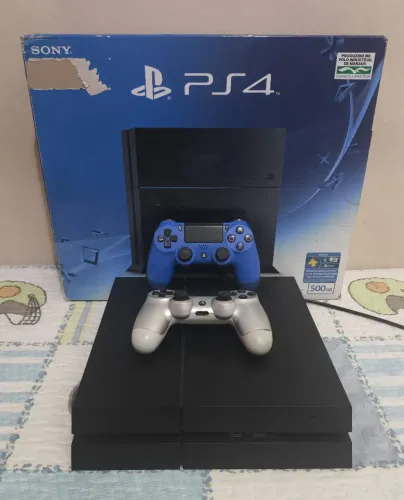 Vendo vídeo game PS4