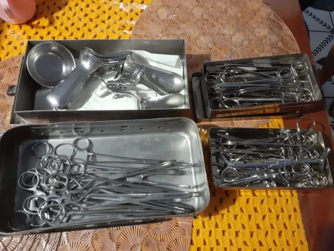 Vendo instrumentos cirúrgicos