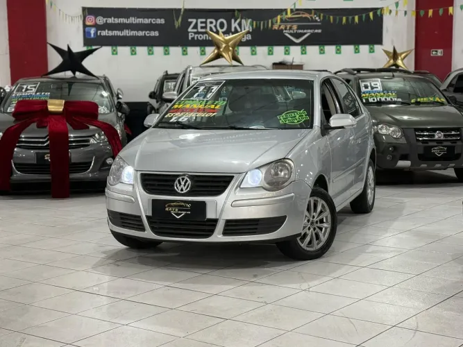 Volkswagen Polo Sedan 1.6 MI Total Flex 8V 4P 2011