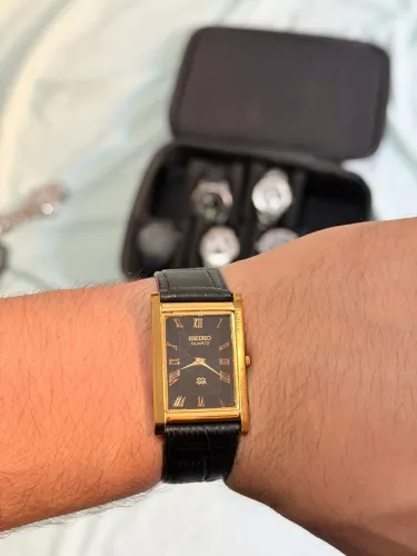 Seiko Tank Quartz Vintage - Mostrador Preto - 2 Pulseiras