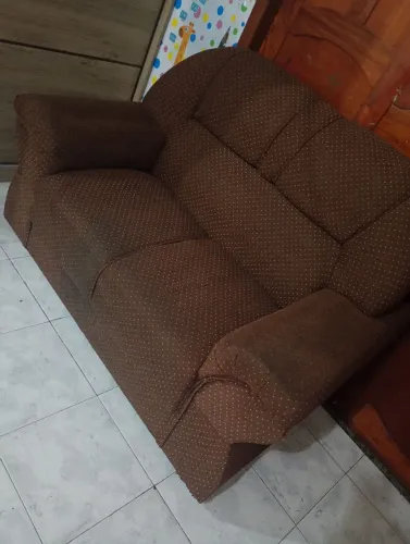 Sofá 2 lugares. Faço a entrega, aceito cartão e pix!