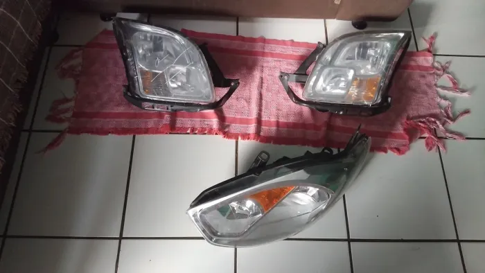 "Vendo ou troco por algo do meu gosto,farol são novos,ta pra negocio,entre em contato