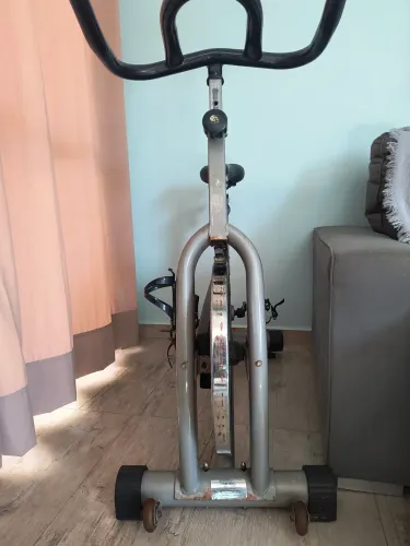 Bicicleta athletic vertical 500.00